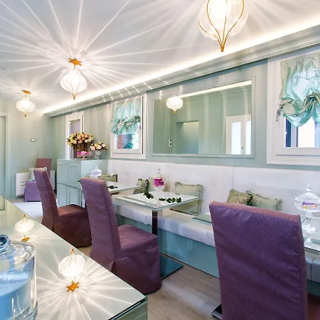 Aquamare, Boutique לינה וארוחת בוקר 4*