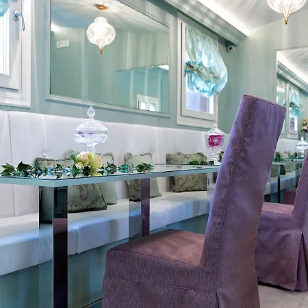 Aquamare, Boutique לינה וארוחת בוקר 4*