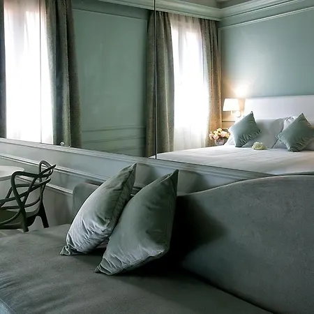 Aquamare, Boutique Venice