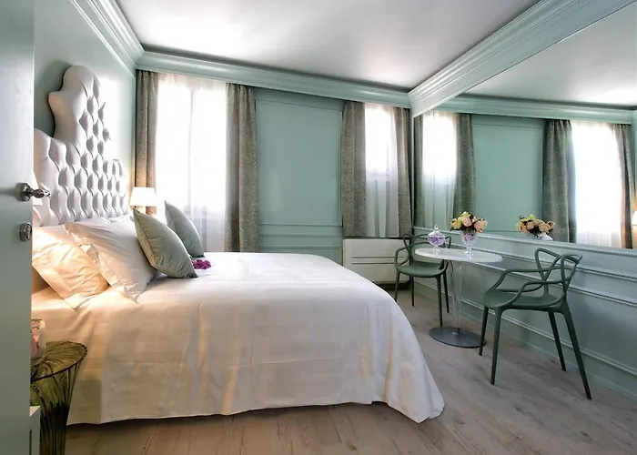 Aquamare, Boutique