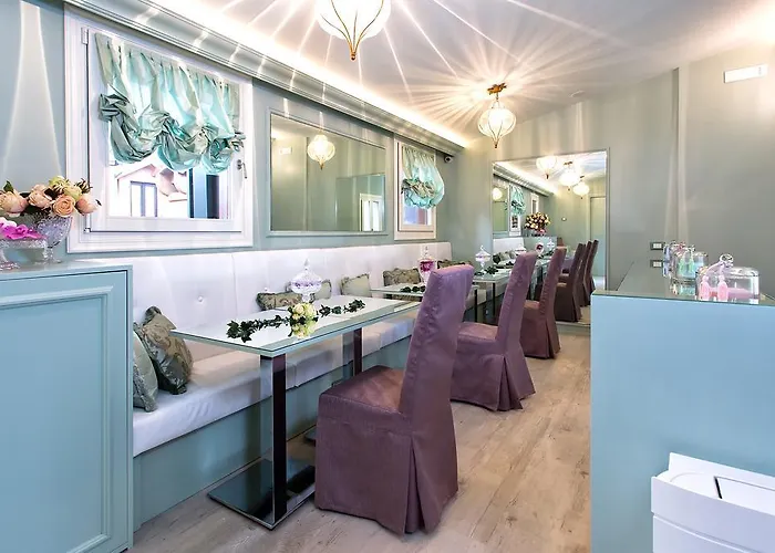 Aquamare, Boutique