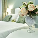 Aquamare, Boutique 4*