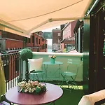 Aquamare, Boutique