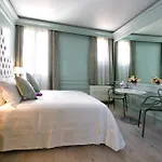 Aquamare, Boutique