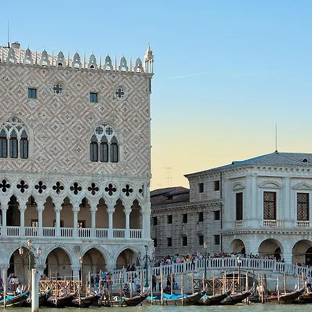 Bed & Breakfast Aquamare, Boutique