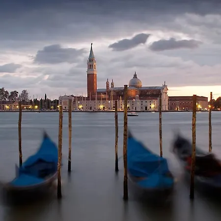 Aquamare, Boutique Benátky