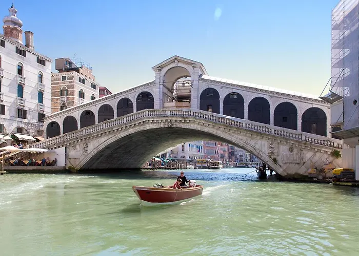 Aquamare, Boutique Velence