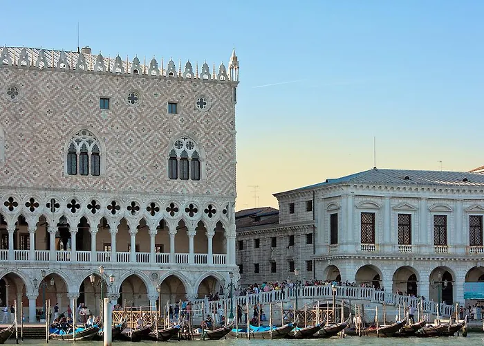 Panzió Aquamare, Boutique